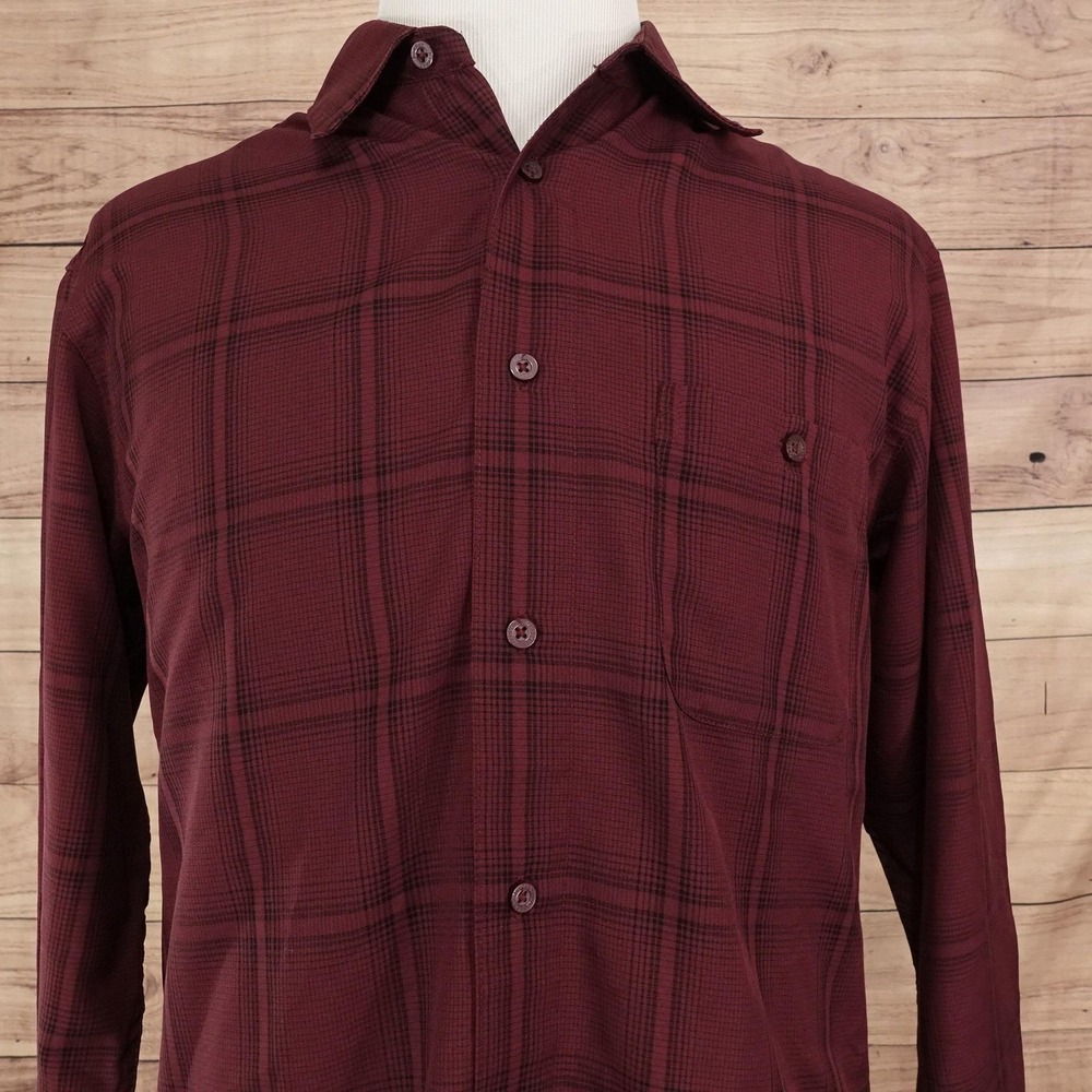 Haggar Shirt Mens M Red Plaid Long Sleeve Button-Up Polyester Pocket Casual